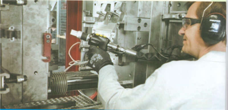 两级压缩螺杆空气压缩机(图13)